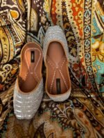 Noor-e-Silver Shimmer Lines Jutti - Image 2