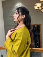 Noor-e-Rang – Hand-Embroidered Woollen Kashmiri Phiran - Image 2