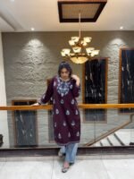 Zoon-e-Gul – Hand-Embroidered Woollen Kashmiri Phiran - Image 2